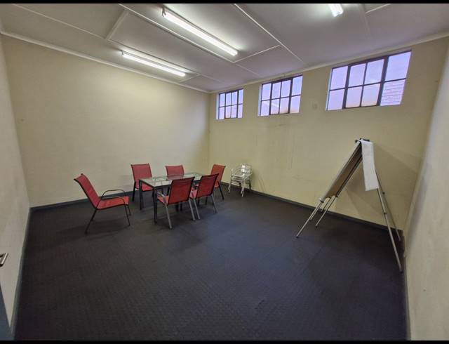 1,200M² FACTORY TO LET IN JET PARK